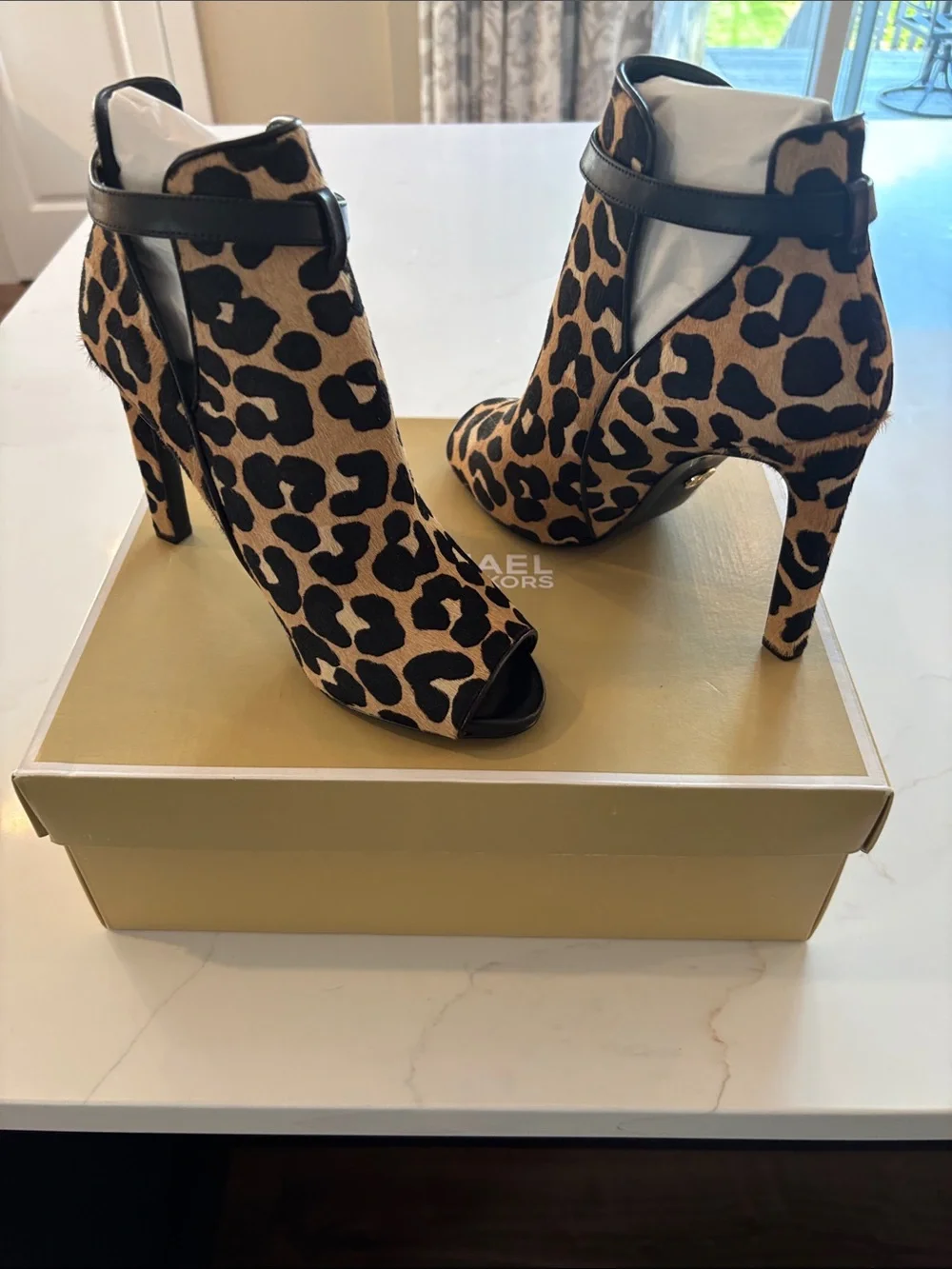 Michael Kors silhouette michael tone